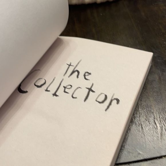 The collector paperback - Picture 6 of 8